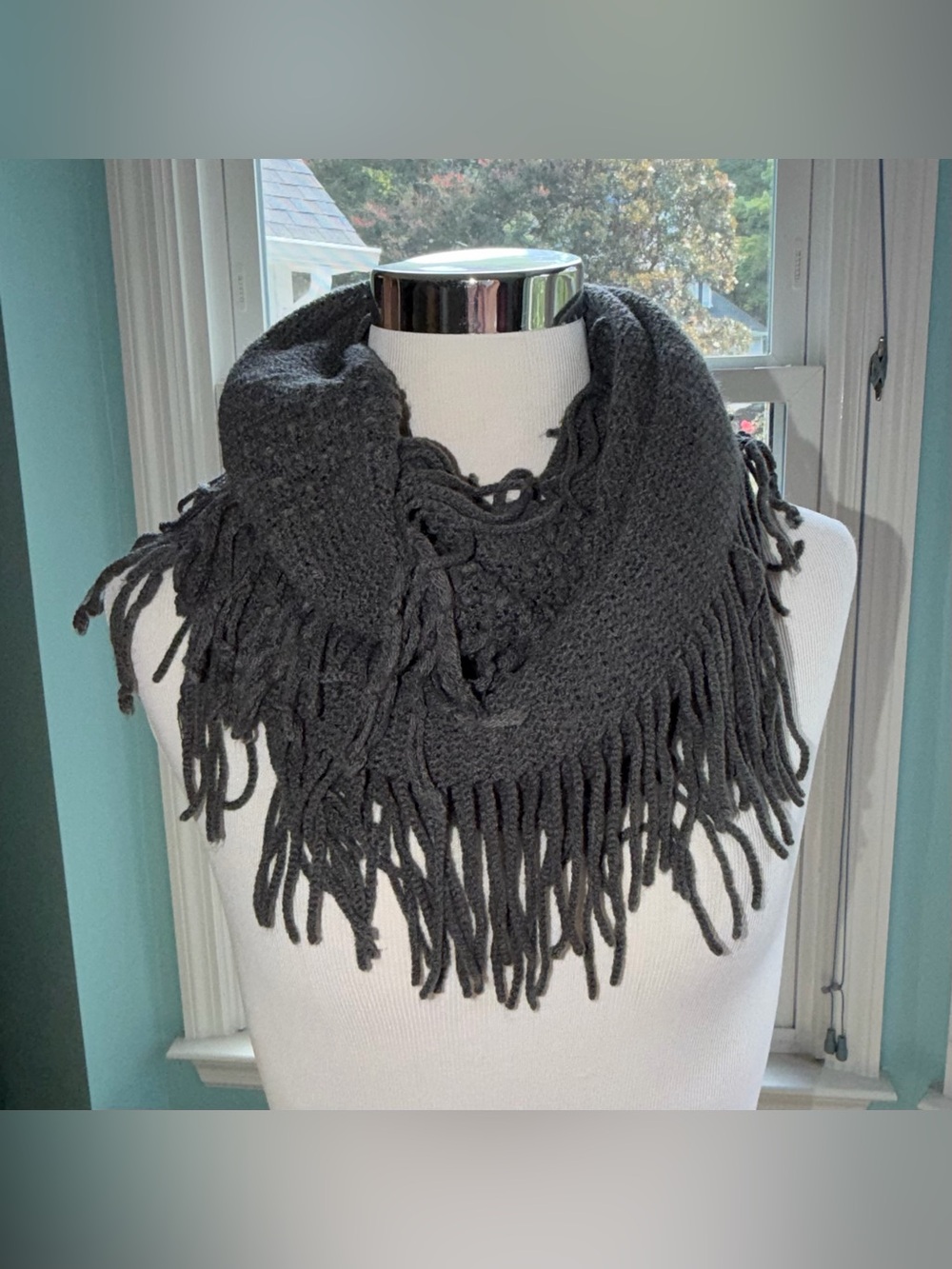 Tahari Dark Gray Knitted Infinity Scarf w/ Fringe - 100% Acrylic - EUC